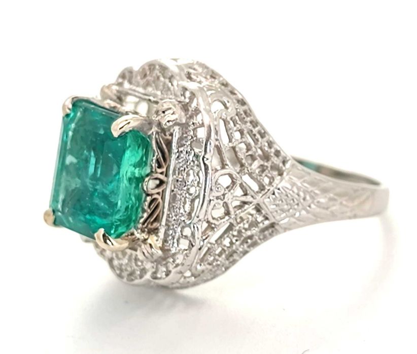 Inel platina cu Smarald Columbian 3,7ct evaluat la $39,925