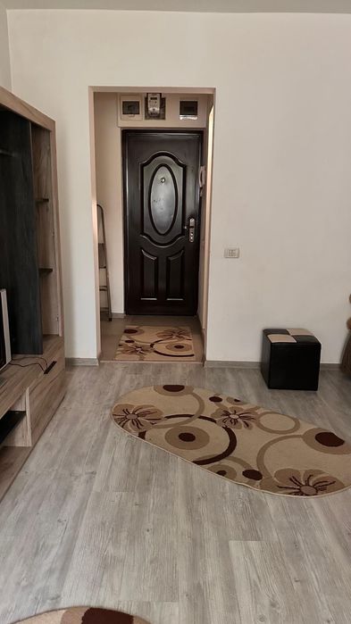 Închiriez garsonieră zona Tomis 3