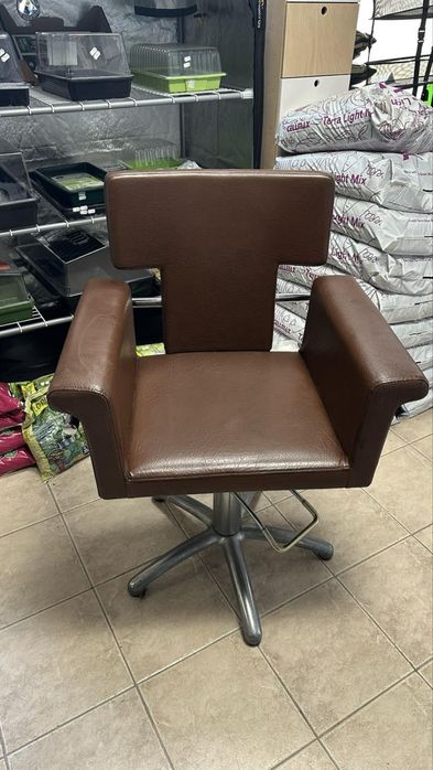 Фризьорски стол 2 броя
