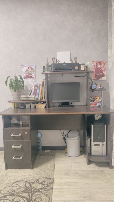 Компьютерный стол