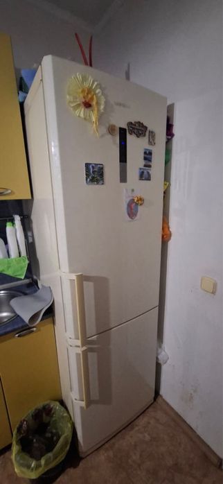 Продам холодильник Samsung с доставкой большой