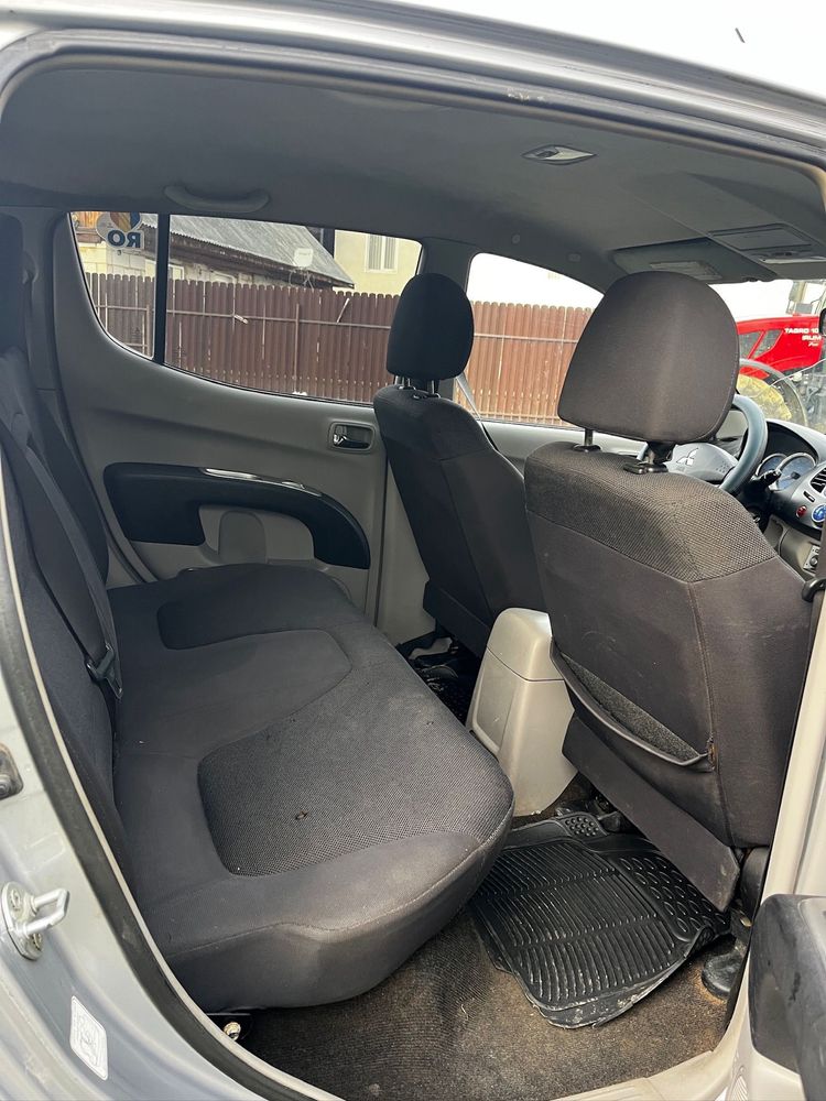 Mitsubishi l200.