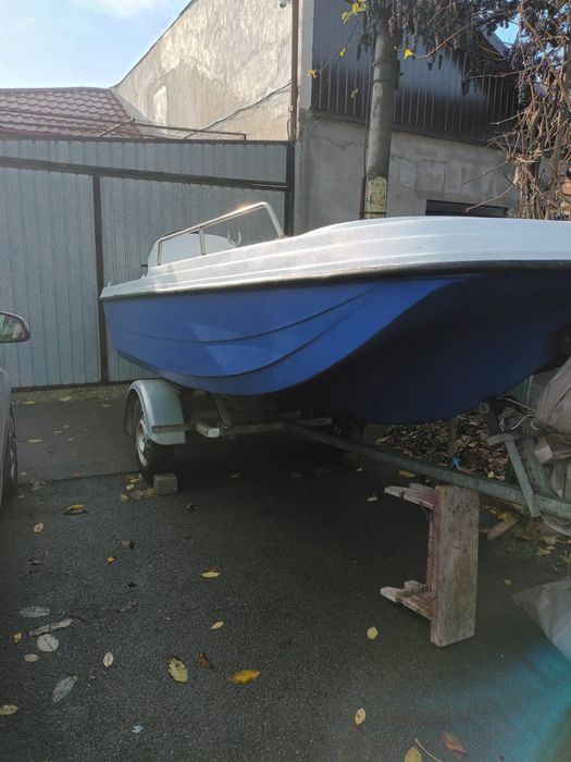 Se vinde barca, motor si peridoc