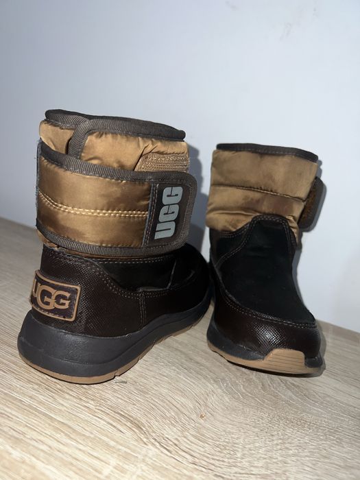 Ghete ugg baieti nr 26-27