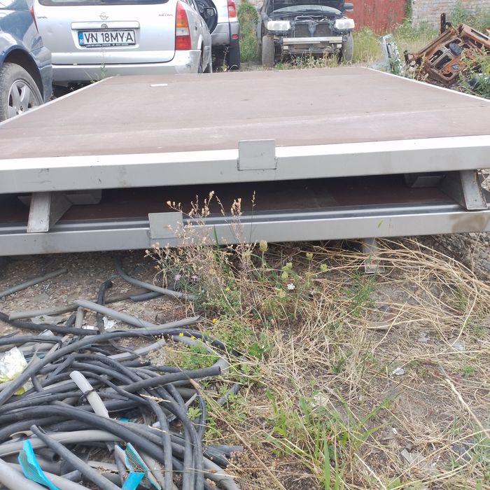 Vând două platforme