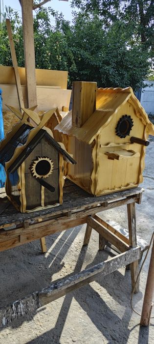 Скворечники, песочницы. Дерево