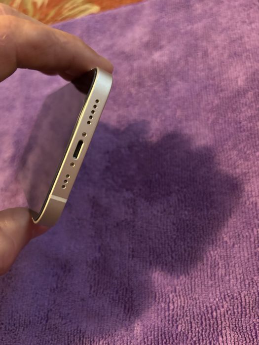 Iphone 12 64 gb  бял