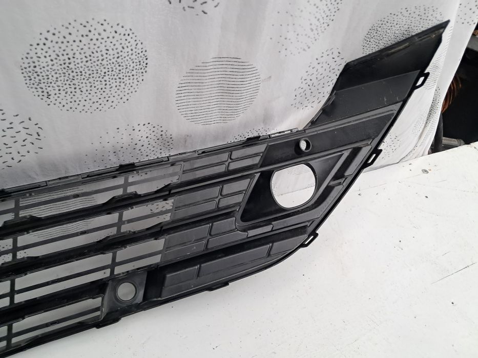 Грил решетка броня Opel Astra L