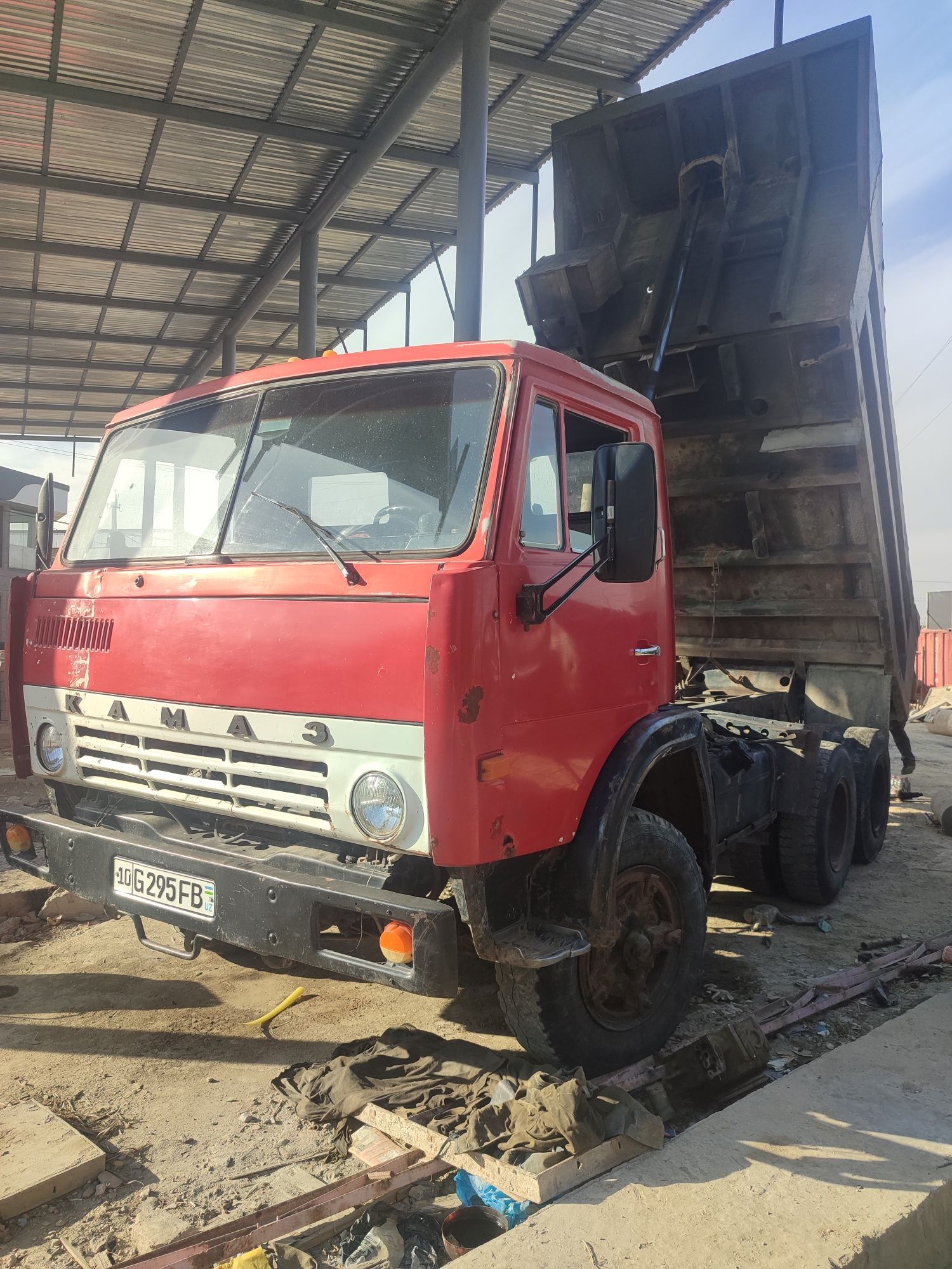 Kamaz 5511 qizil