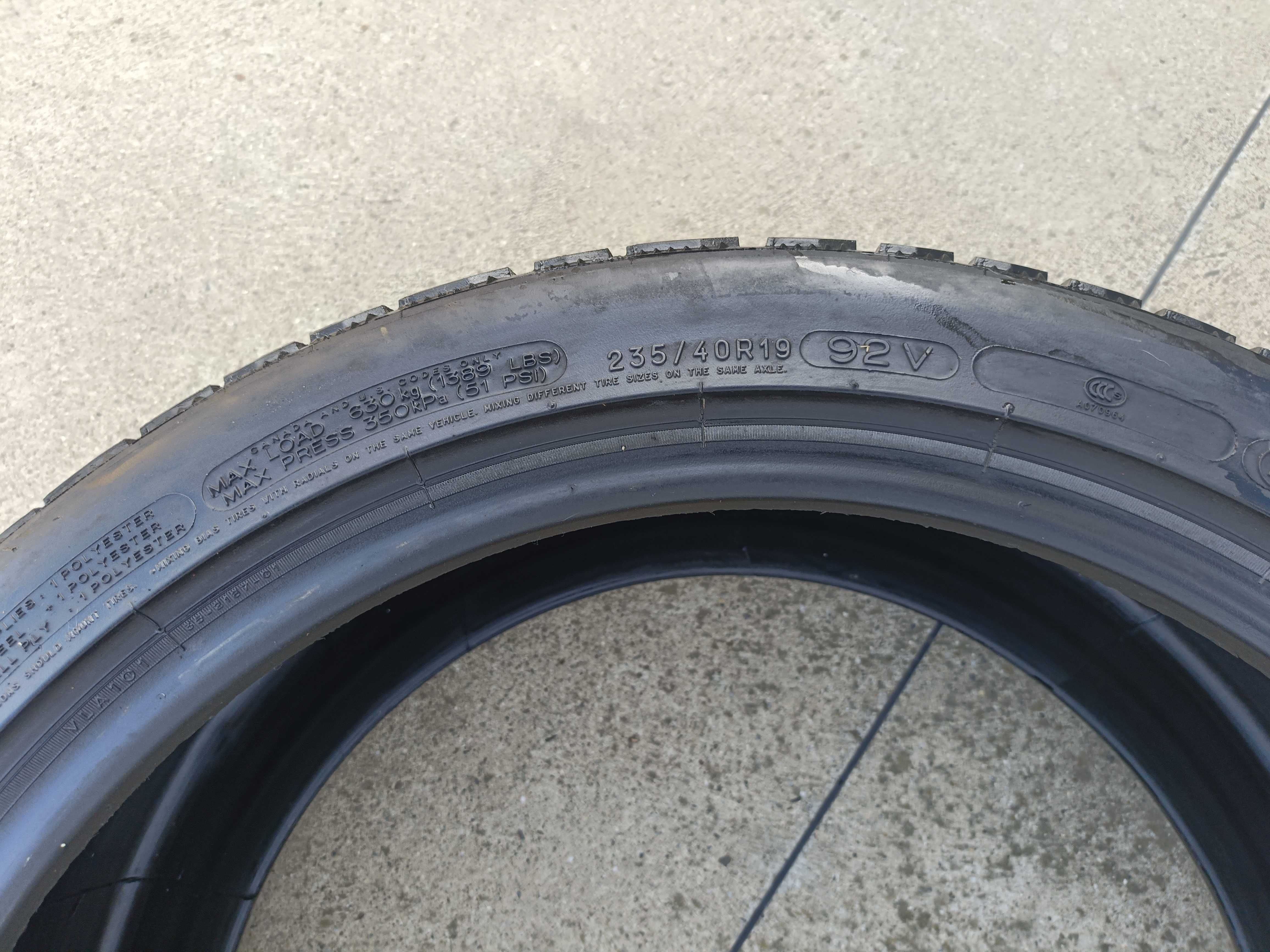 Doua anvelope iarna 235 40 19 Michelin Pilot Alpin PA4 profil 7 mm