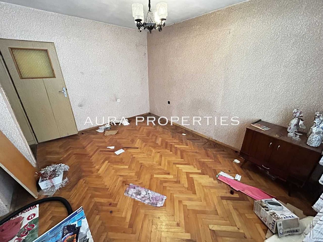 Продава се Многостаен апартамент в Разград, Варош - 100 кв.м за 1377 €/кв.м - Снимка #2