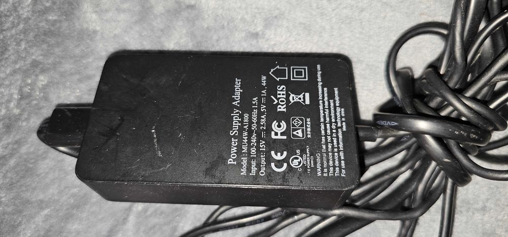 incarcator/alimentator surface pro