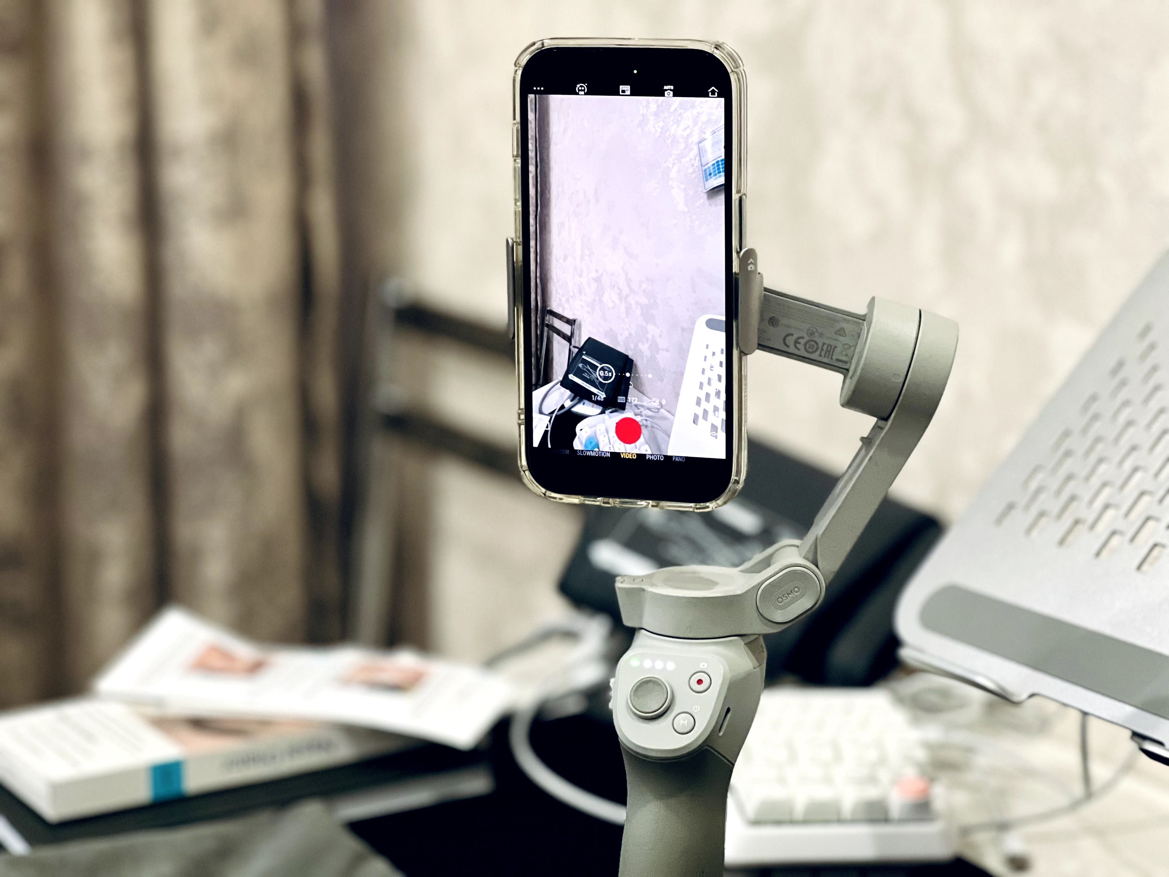 Стабилизатор для смартфона DJI Osmo Mobile 4 серый