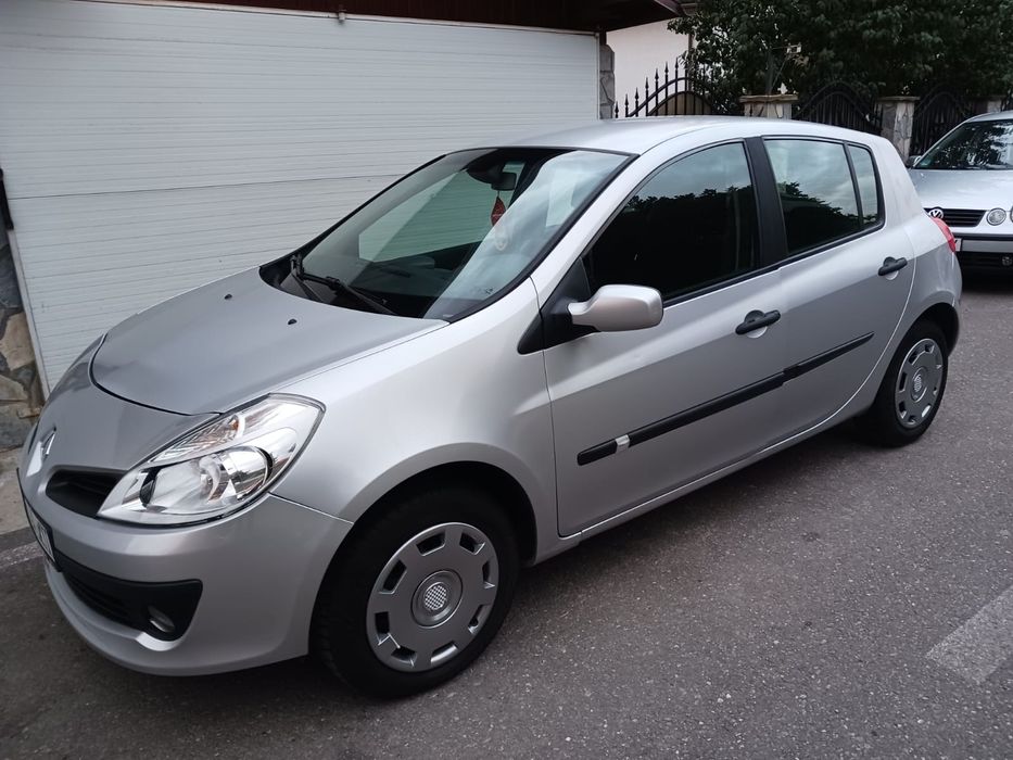 Renault clio 1,6 benzina,140 mi km reali, impecabila