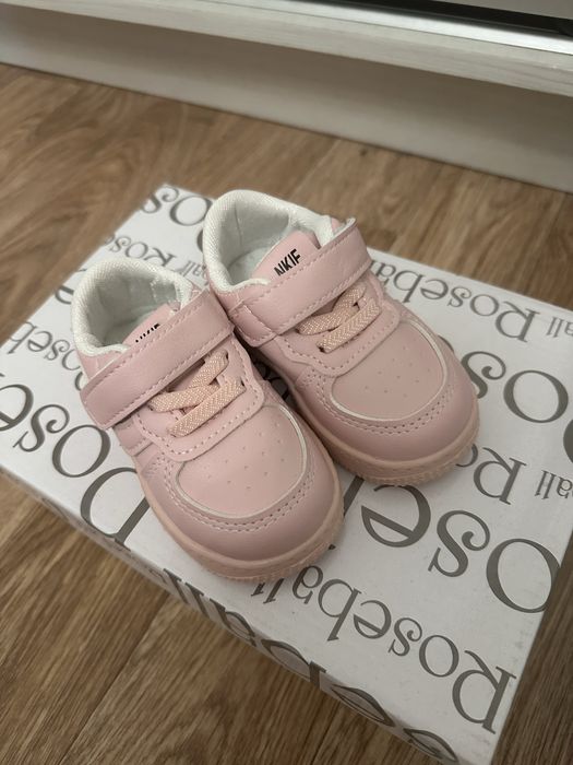 Детская обувь кроссовки