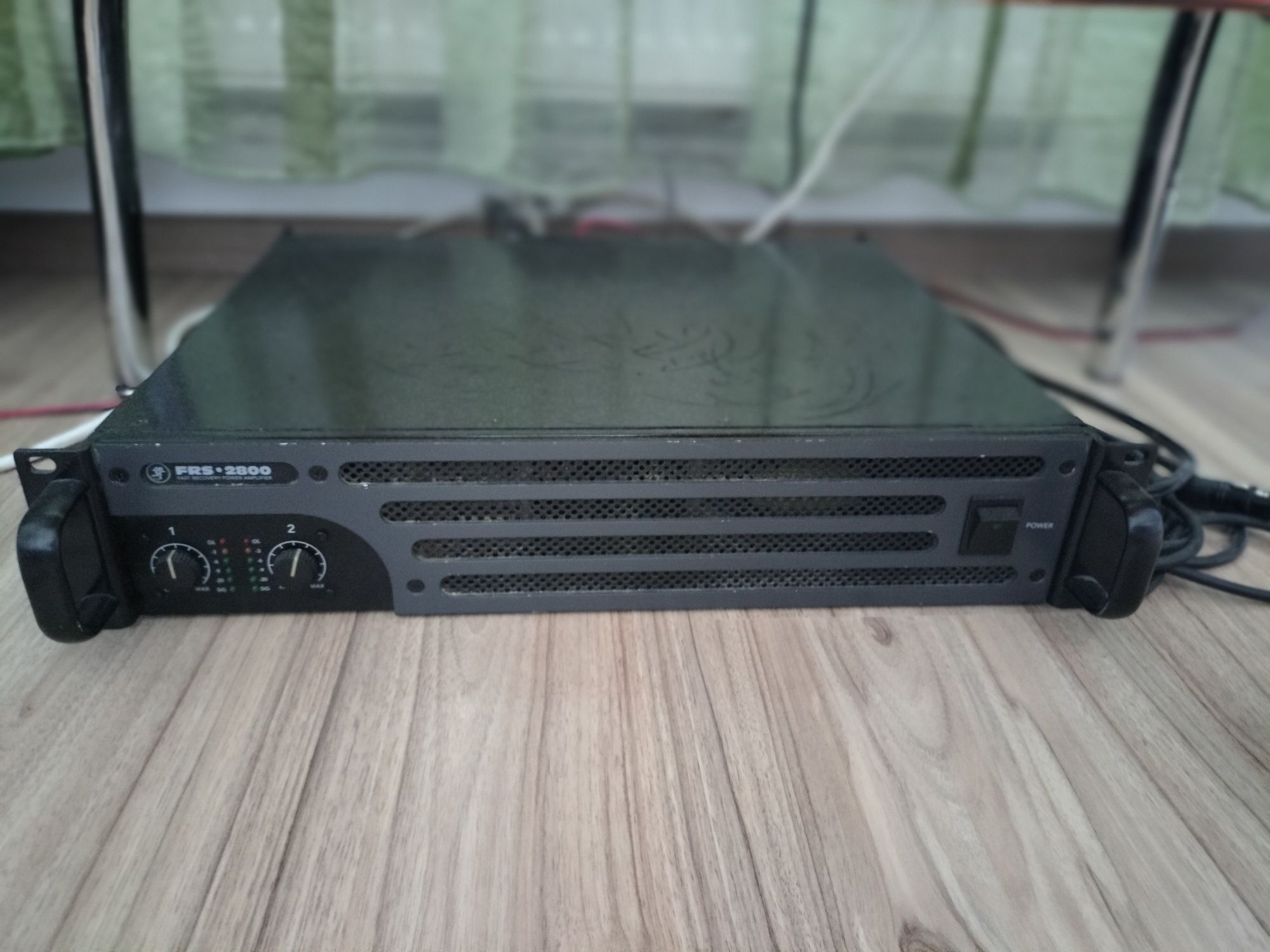 Amplificator Makie FRS 2800 plus 2 boxe