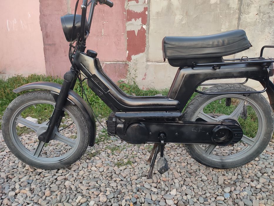 Scuter cu pedale