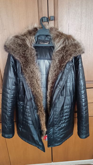 Продам зимнюю куртку мех енот