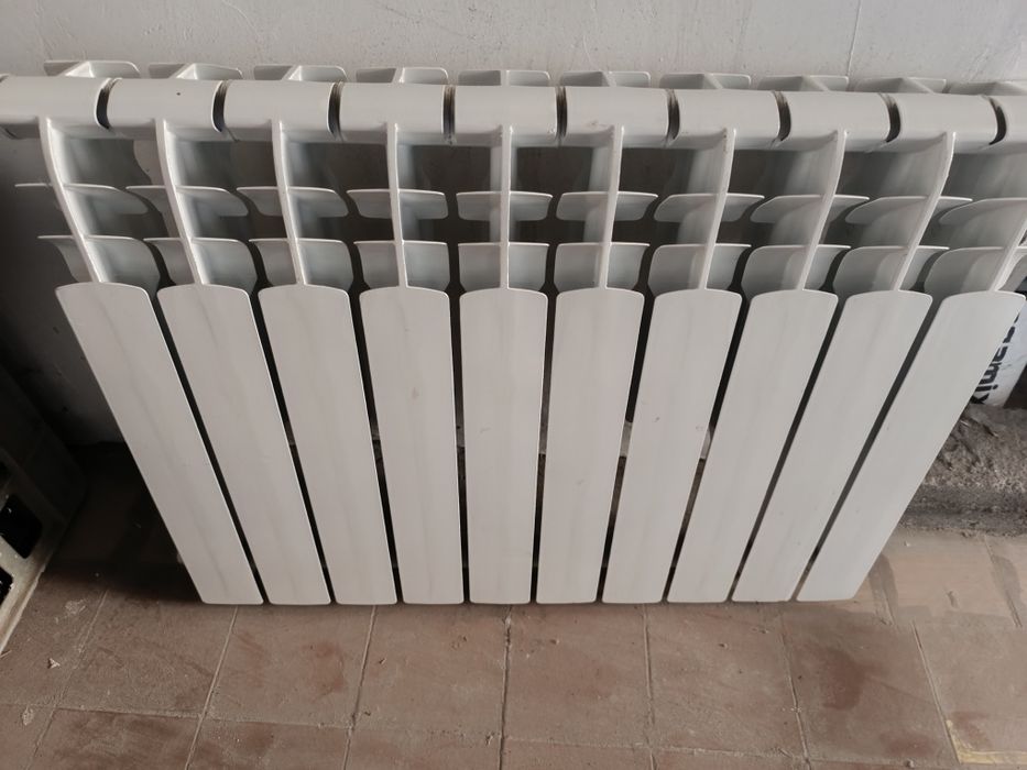 Радиатор б/у Радиатор б/у
