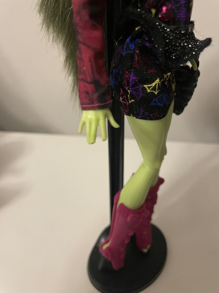 Iris monster high papusa