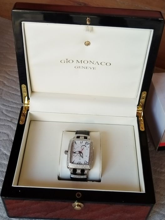 Швейцарские часы Gio Monaco Genève с бриллиантами  Срочно  продаётся