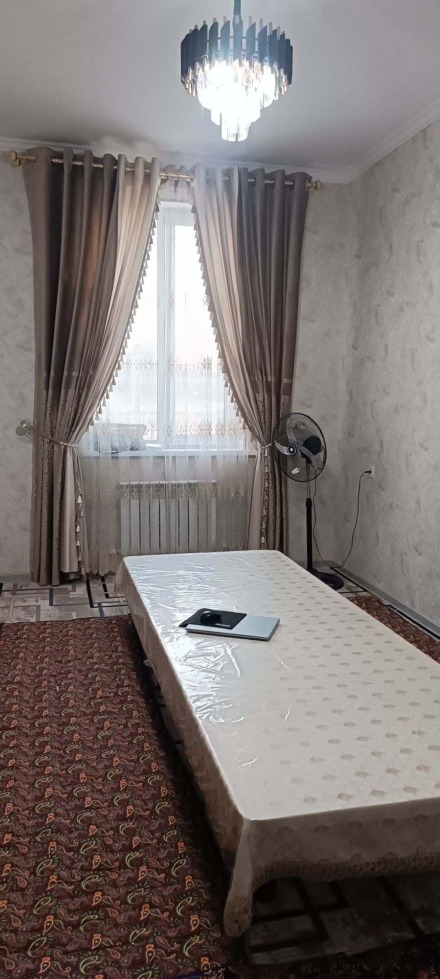 Yangi "OQSAROY SITY" da ijarachi olinadi. Barcha qulayliklarga ega.