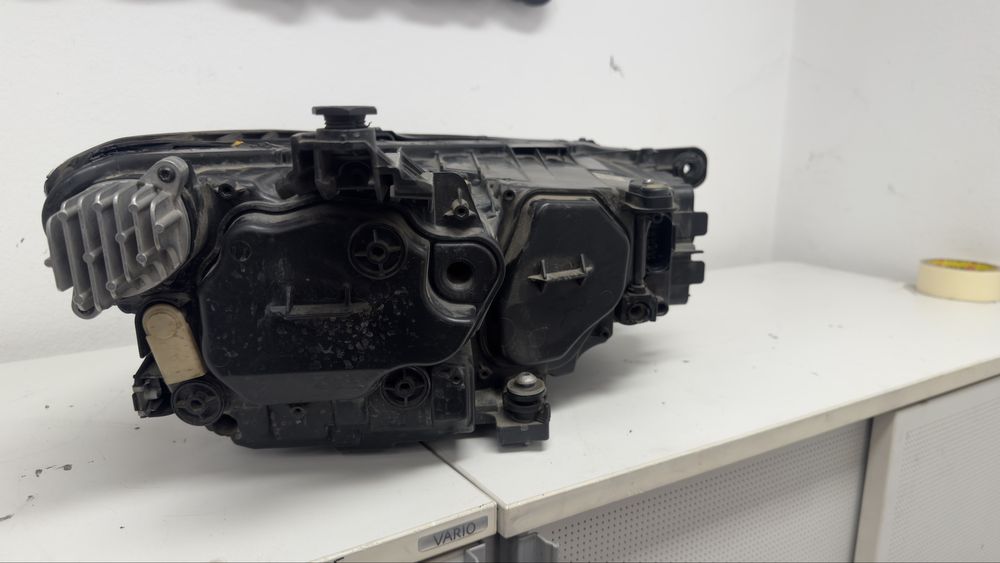 Vand far stanga VW Passat B8.5 IQ Light matrix
