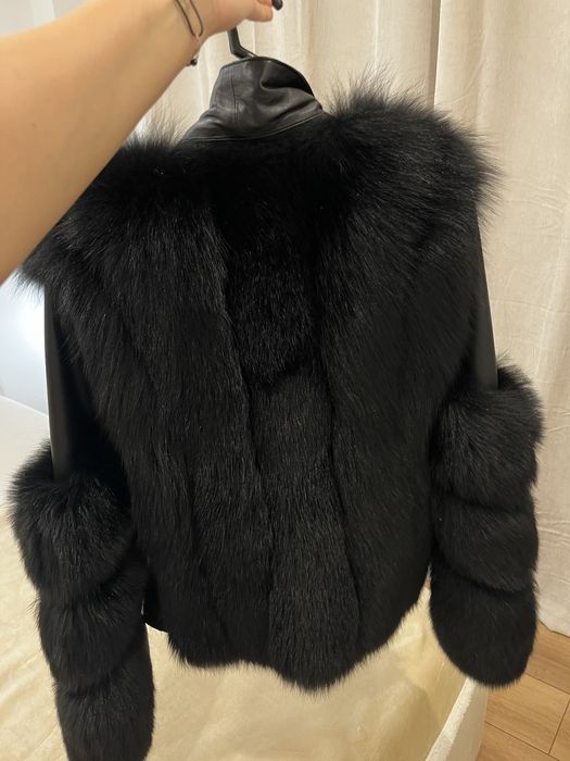 Geaca de piele cu blana de vulpe