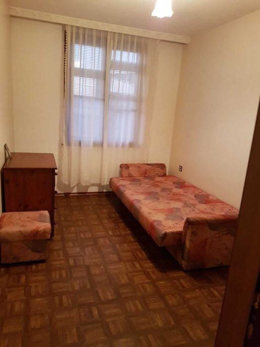 Дава се под наем Тристаен апартамент в Пловдив, Въстанически - 80 кв.м за 250 € - Снимка #3