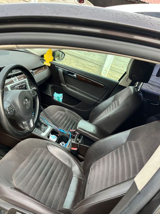 Se vinde mașina personală Passat B7 2.0 diesel!