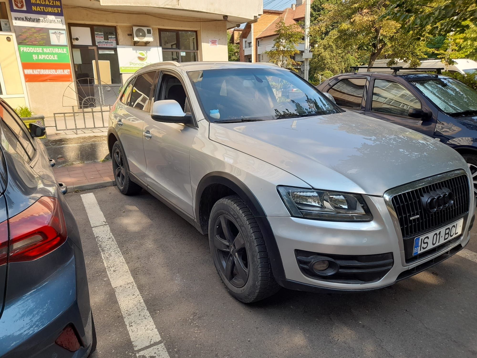 Vând Audi Q5 ...