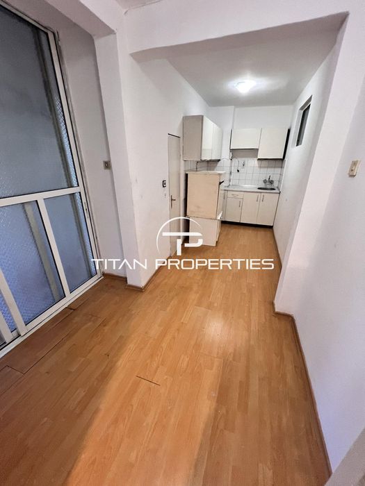 Дава се под наем Двустаен апартамент в Бургас, Зорница - 56 кв.м за 357 € - Снимка #4