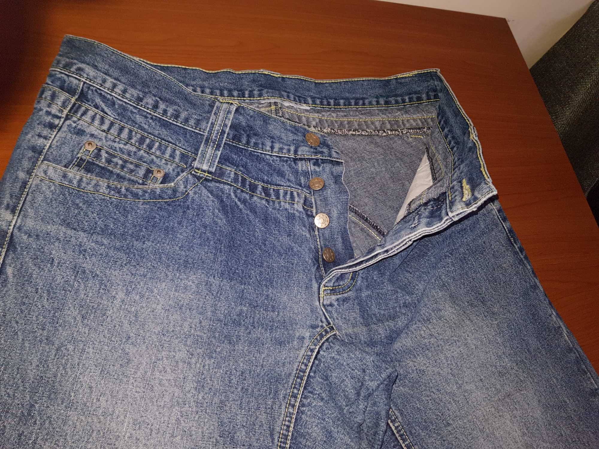 jeans bărbătești cu închidere nasturi metalici , mărimea 44
