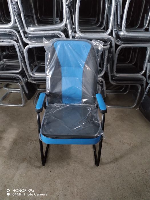 Kampyuterniy kreslo VZITOR