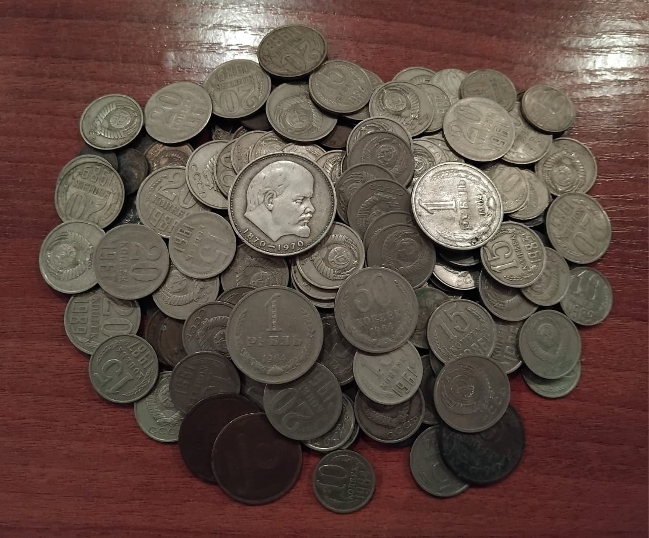 Продам Монеты 5 копеек по 500тг Монет разных много. Р-н Бурова.