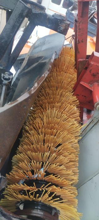 Щетка дорожная и отвал на МТЗ