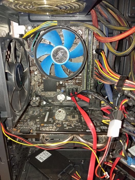 Продам комплект (материнская плата,процессор оперативная память)