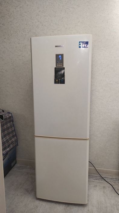 Продадим холодильник Samsung