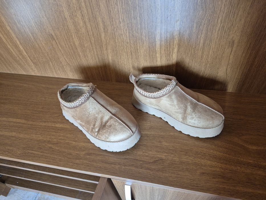 Дамски обувки тип пантофи