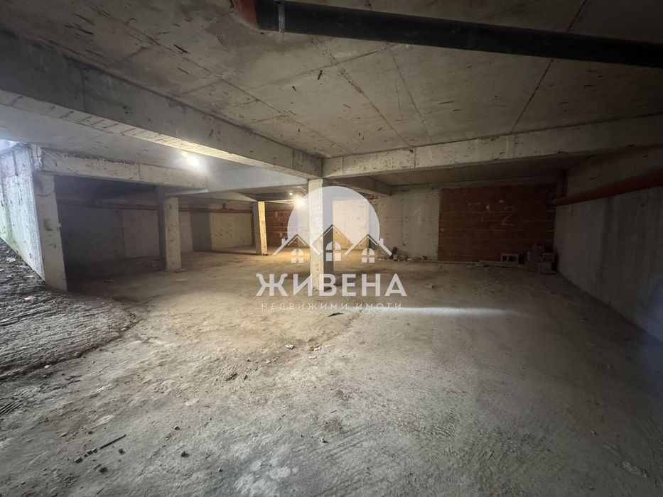 Продава се Гараж / Паркомясто в Варна, Лятно кино Тракия - 13 кв.м за 1924 €/кв.м - Снимка #1