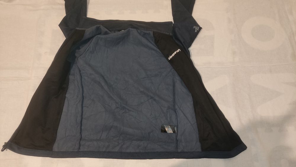 Bluza The North Face mărime S bărbat polar munte tura expediție