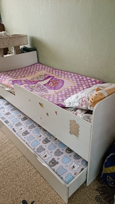 Продается кровать двуспальная. СРОЧНО!