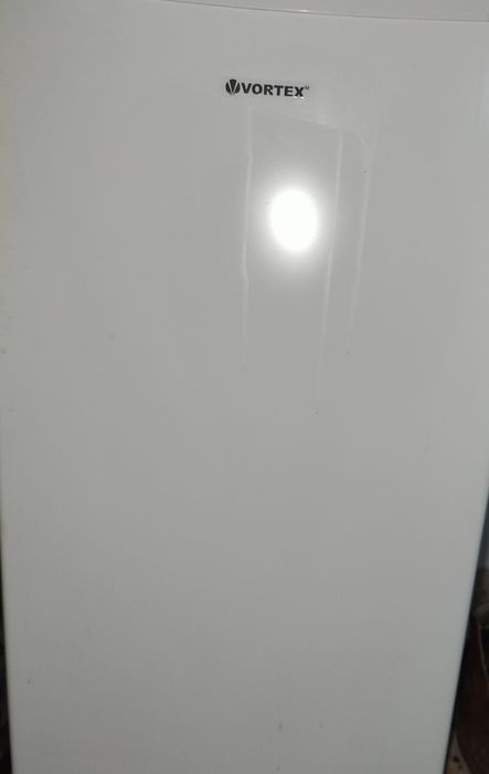 Frigider folosit 6 luni,că nou,in garanție încă 1 an jumătate.