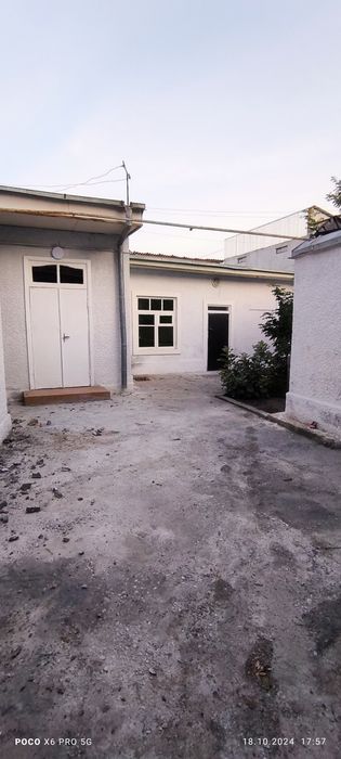 Сдаётся 4х комнатный дом (ховли) двор с заездом машины.