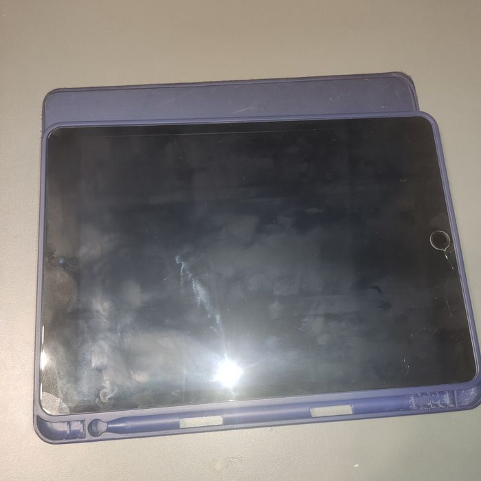 iPad 9 (2021год) 64GB • Идеал • Чехлы + коробка + защитка
 + Защитака
