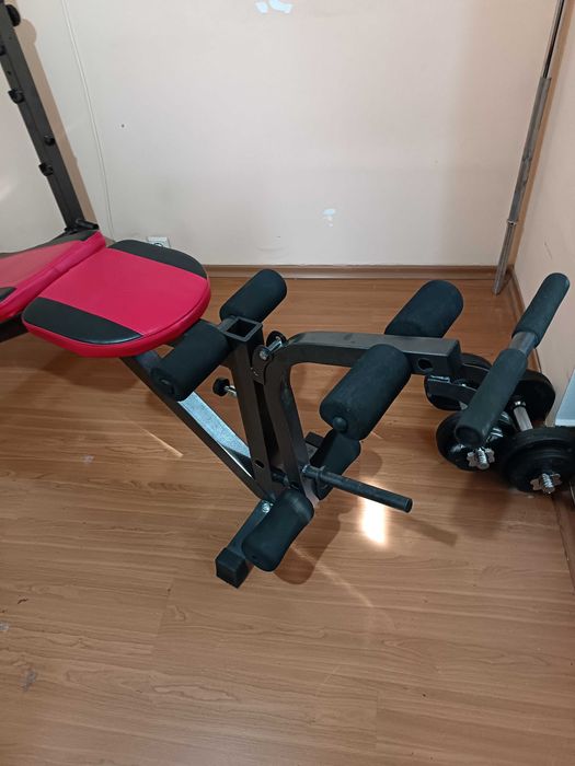 Продавам лежанка с лостове и тежести