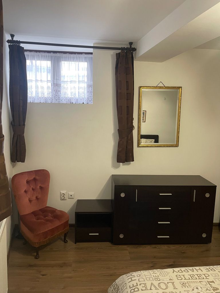 Дава се под наем Двустаен апартамент в Свищов - 52 кв.м за 127.5 € - Снимка #4