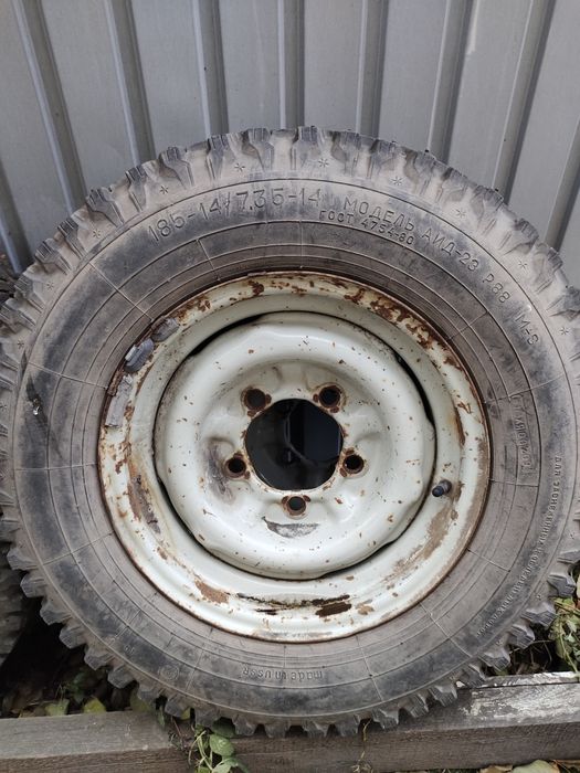 Продам диски с резиной 14 на Волгу