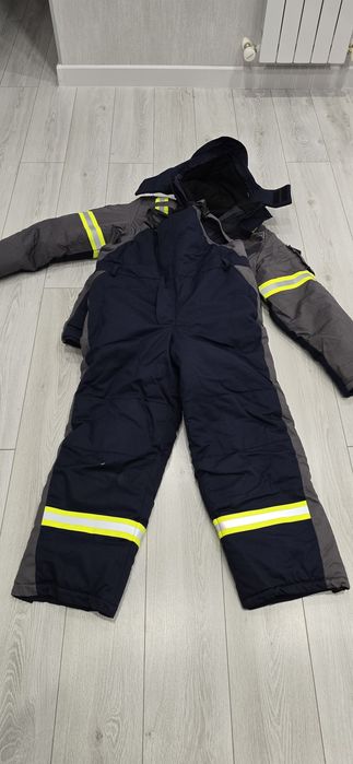 Спецовка зимняя размер 54. Высоки рост . Бушлат + камбенезон . 25000.
