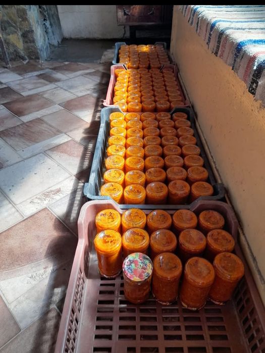 Vând zacusca de casa, proaspătă 15 lei Borcanul